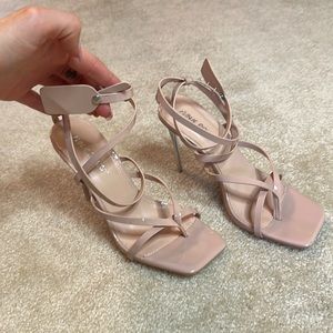 Public desire heels
